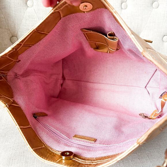 Vintage Mint DOONEY & BOURKE Tan Crocodile Embossed Leather Shoulder Bag - Picture 9 of 12